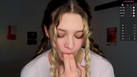 Ruth online show from September 27, 2025, 8:25 pm