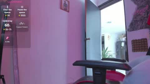 Snapshot of baby_smith chatting on March 7, 2025, 2:23 pm FOLLOW ME online show from March 7, 2025, 2:23 pm