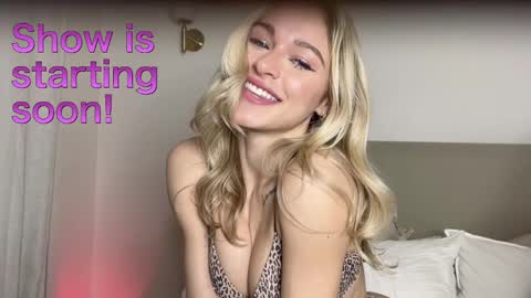 Snapshot of baby_tav chatting on March 4, 2025, 4:20 pm Baby Tavia online show from March 4, 2025, 4:20 pm