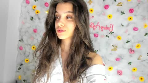 Aylin  online show from February 26, 2025, 4:36 am