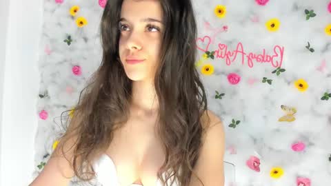 Aylin  online show from February 27, 2025, 5:45 am