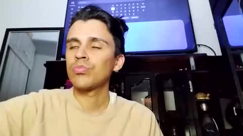 Snapshot of babydarkpink chatting on November 5, 2025, 1:38 am Dani online show from November 5, 2025, 1:38 am