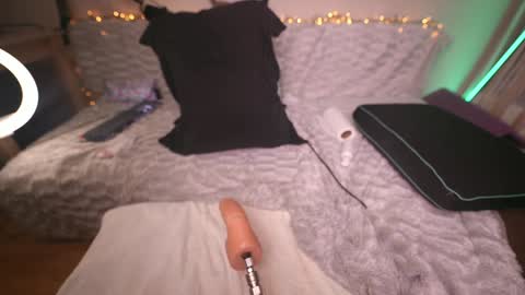 babydoll_laura online show from March 5, 2025, 5:08 pm