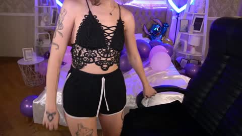 Snapshot of babyflowerr chatting on January 17, 2025, 8:44 pm Sasha online show from January 17, 2025, 8:44 pm