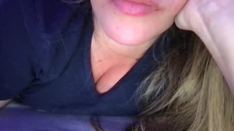 Snapshot of babyhoney333 chatting on April 29, 2026, 9:43 pm babyhoney333 online show from April 29, 2026, 9:43 pm