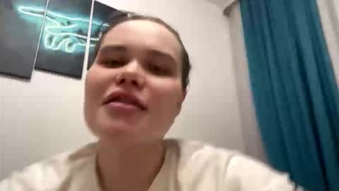 babymeow17 online show from October 5, 2025, 1:26 am