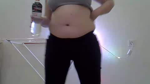 Snapshot of babymom1 chatting on February 28, 2025, 8:39 pm babymom1 online show from February 28, 2025, 8:39 pm