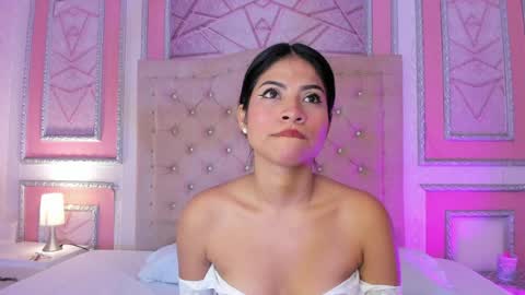 Snapshot of babypink_20 chatting on April 7, 2026, 3:40 am laura online show from April 7, 2026, 3:40 am