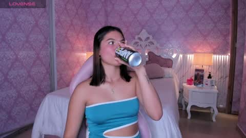 Snapshot of babysophie18_ chatting on March 29, 2026, 3:28 am Sophie online show from March 29, 2026, 3:28 am