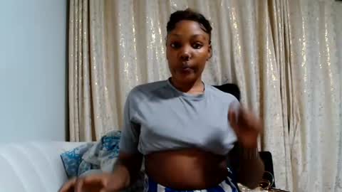 Snapshot of baddestslut001 chatting on June 16, 2026, 7:27 pm baddestslut001 online show from June 16, 2026, 7:27 pm