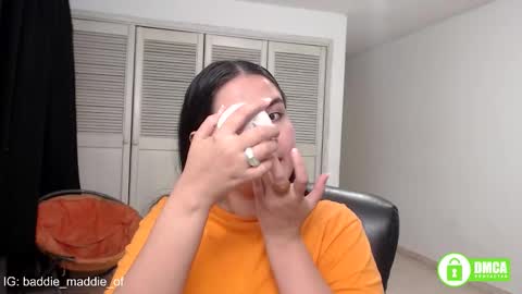 want custom text me through my snap 3  online show from October 31, 2025, 6:47 am