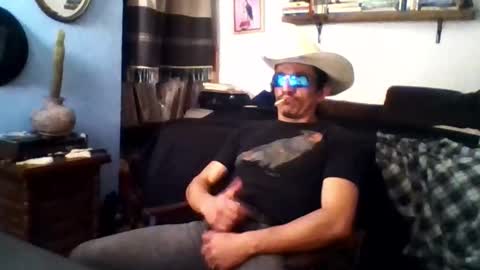 Mexican livin Off the Wall online show from January 8, 2026, 7:38 pm