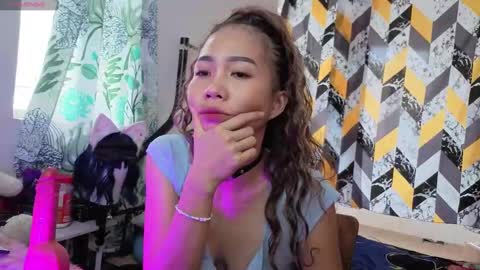 badlilbambi online show from September 14, 2025, 12:32 am