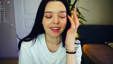 Hello my name is Ariella online show from May 27, 2026, 7:33 pm