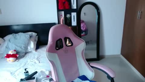 sandra online show from October 31, 2025, 3:24 pm