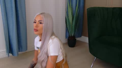 bailey_rush online show from October 23, 2025, 2:38 pm