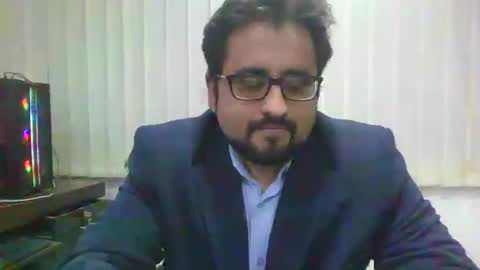 Snapshot of ballbustingslave1987nolimits chatting on December 4, 2024, 12:58 pm Ballbusting Slave online show from December 4, 2024, 12:58 pm