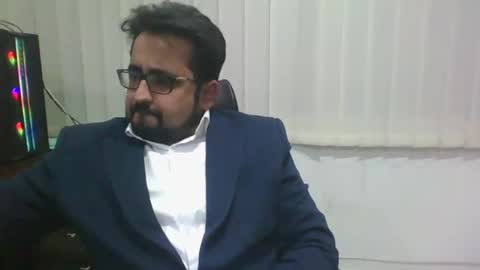 Snapshot of ballbustingslave1987nolimits chatting on December 10, 2024, 9:44 am Ballbusting Slave online show from December 10, 2024, 9:44 am