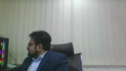 Snapshot of ballbustingslave1987nolimits chatting on December 11, 2024, 8:36 am Ballbusting Slave online show from December 11, 2024, 8:36 am