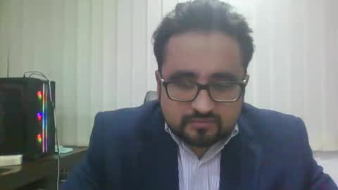 Snapshot of ballbustingslave1987nolimits chatting on December 18, 2024, 5:15 am Ballbusting Slave online show from December 18, 2024, 5:15 am