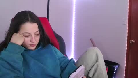 Snapshot of bambiboo8113 chatting on January 27, 2025, 9:13 am bambiboo8113 online show from January 27, 2025, 9:13 am