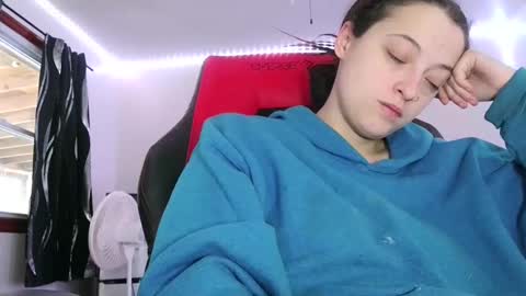 Snapshot of bambiboo8113 chatting on February 12, 2025, 8:18 pm bambiboo8113 online show from February 12, 2025, 8:18 pm