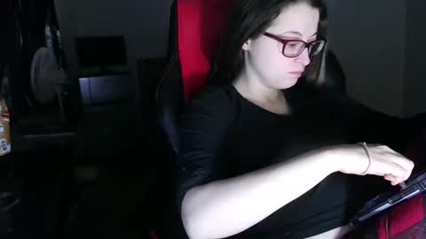 Snapshot of bambiboo8113 chatting on February 19, 2025, 10:45 am bambiboo8113 online show from February 19, 2025, 10:45 am