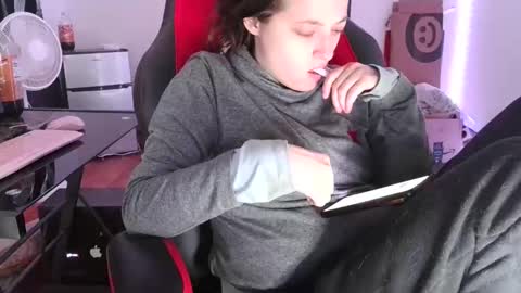 Snapshot of bambiboo8113 chatting on February 25, 2025, 1:20 am bambiboo8113 online show from February 25, 2025, 1:20 am