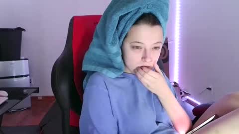 Snapshot of bambiboo8113 chatting on March 1, 2025, 2:15 am bambiboo8113 online show from March 1, 2025, 2:15 am