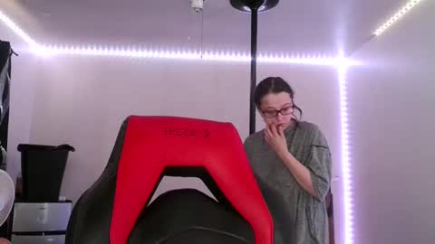 Snapshot of bambiboo8113 chatting on March 4, 2025, 7:11 pm bambiboo8113 online show from March 4, 2025, 7:11 pm