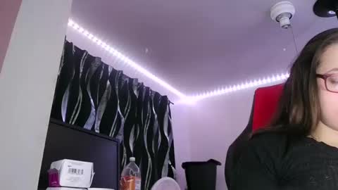 Snapshot of bambiboo8113 chatting on March 5, 2025, 6:12 am bambiboo8113 online show from March 5, 2025, 6:12 am