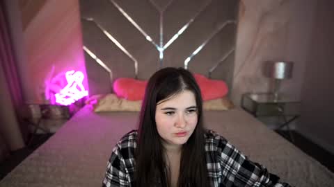 Snapshot of bambiliii chatting on February 4, 2025, 9:10 pm Bambi online show from February 4, 2025, 9:10 pm