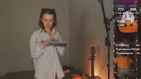 Ellen and  online show from October 13, 2025, 10:37 am