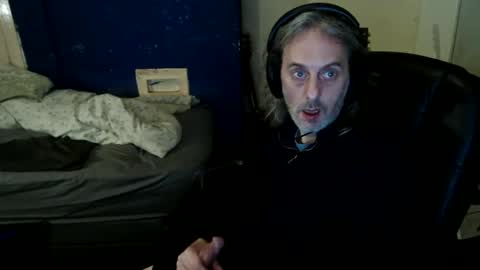 Snapshot of bangintoleather chatting on May 6, 2026, 2:19 am bangintoleather online show from May 6, 2026, 2:19 am