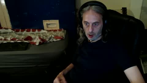 Snapshot of bangintoleather chatting on May 27, 2026, 2:08 am bangintoleather online show from May 27, 2026, 2:08 am