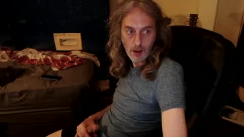 Snapshot of bangintoleather chatting on July 8, 2026, 1:43 am bangintoleather online show from July 8, 2026, 1:43 am