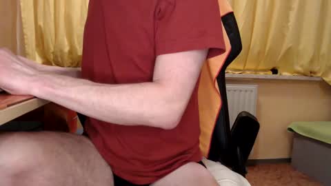 Snapshot of banschie chatting on February 15, 2025, 5:39 pm online show from February 15, 2025, 5:39 pm