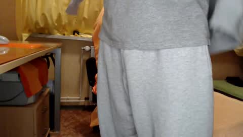 Snapshot of banschie chatting on March 9, 2025, 10:08 pm online show from March 9, 2025, 10:08 pm