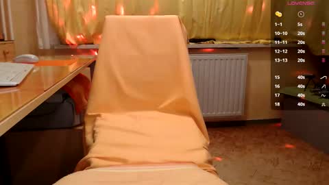 Snapshot of banschie chatting on November 9, 2025, 7:34 pm online show from November 9, 2025, 7:34 pm