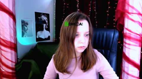 Snapshot of barbara_meow_ chatting on January 17, 2025, 10:33 am Barbara online show from January 17, 2025, 10:33 am