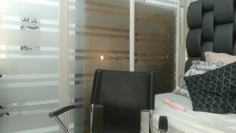 Barbara  online show from December 24, 2024, 1:06 pm