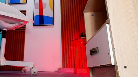 Barbara online show from April 15, 2026, 7:58 pm