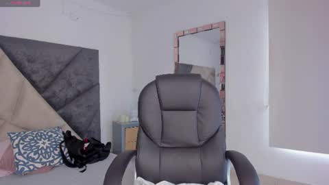 Snapshot of barbaraknox_ chatting on June 14, 2026, 6:32 pm Barbara online show from June 14, 2026, 6:32 pm
