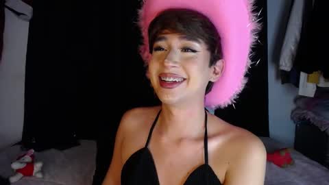          I work from home this is my room 3 online show from December 6, 2024, 11:11 am