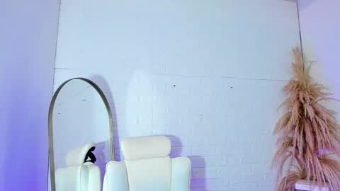 barbiegirl___ online show from February 15, 2025, 8:33 am