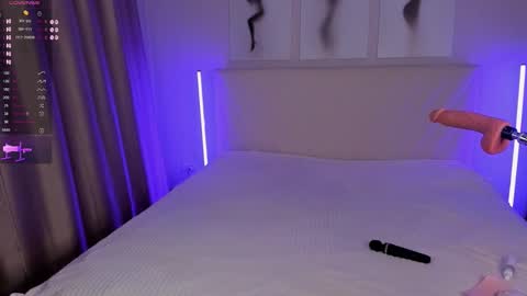  Emma online show from October 26, 2025, 7:53 pm