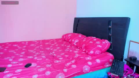 DAHIANNA BELTRAN online show from November 17, 2025, 8:36 pm