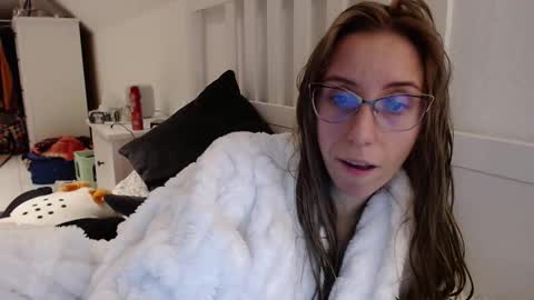 Lena online show from November 30, 2025, 6:56 pm