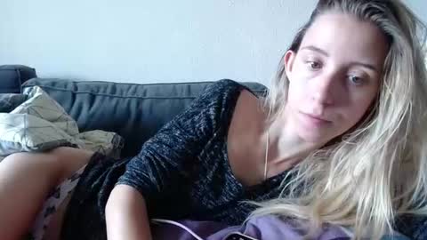Snapshot of barelylegalblondy chatting on June 11, 2026, 9:51 am Lena online show from June 11, 2026, 9:51 am