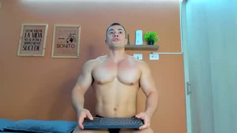 Snapshot of barry_sutton chatting on August 6, 2026, 11:50 pm Barry online show from August 6, 2026, 11:50 pm